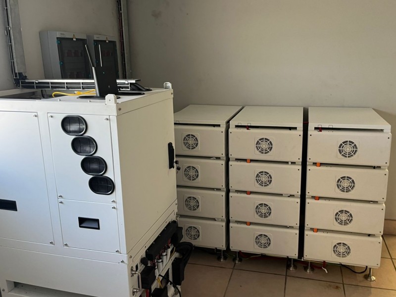 160KW Solar Hybrid with 215Kw Lithium